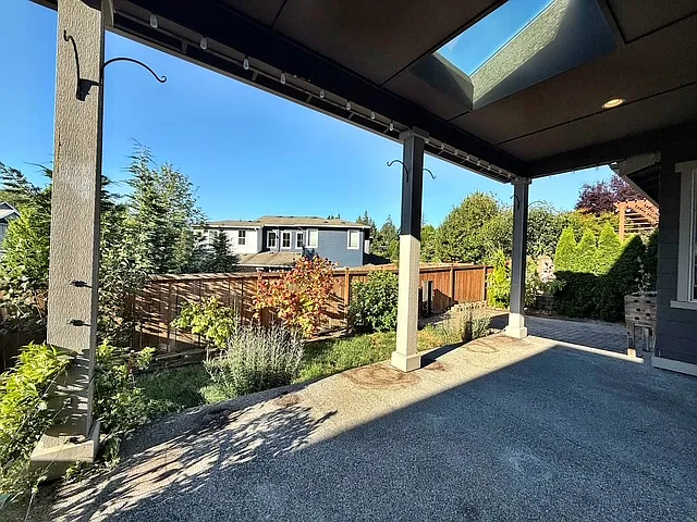 2441 NE Redford St — Photo 21