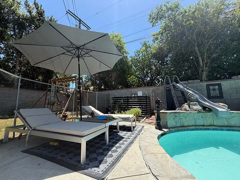 19224 Sylvan St — Photo 6