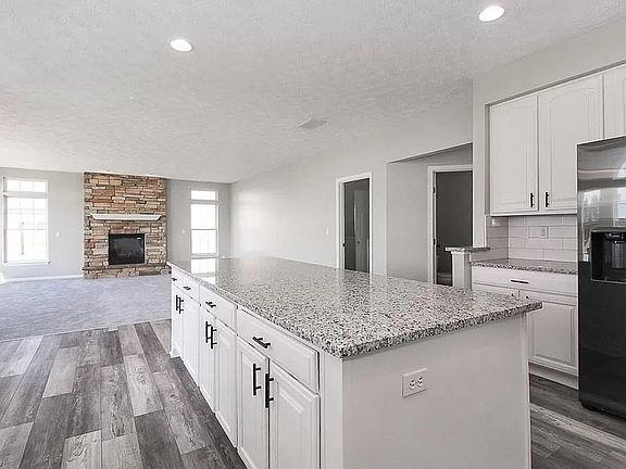5th image of 3410 Stillwater Dr