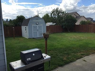 3rd image of 711 Hamlin Pl