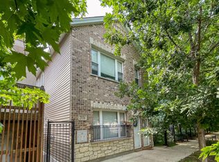 2936 N Hoyne Ave #1R, Chicago, IL 60618