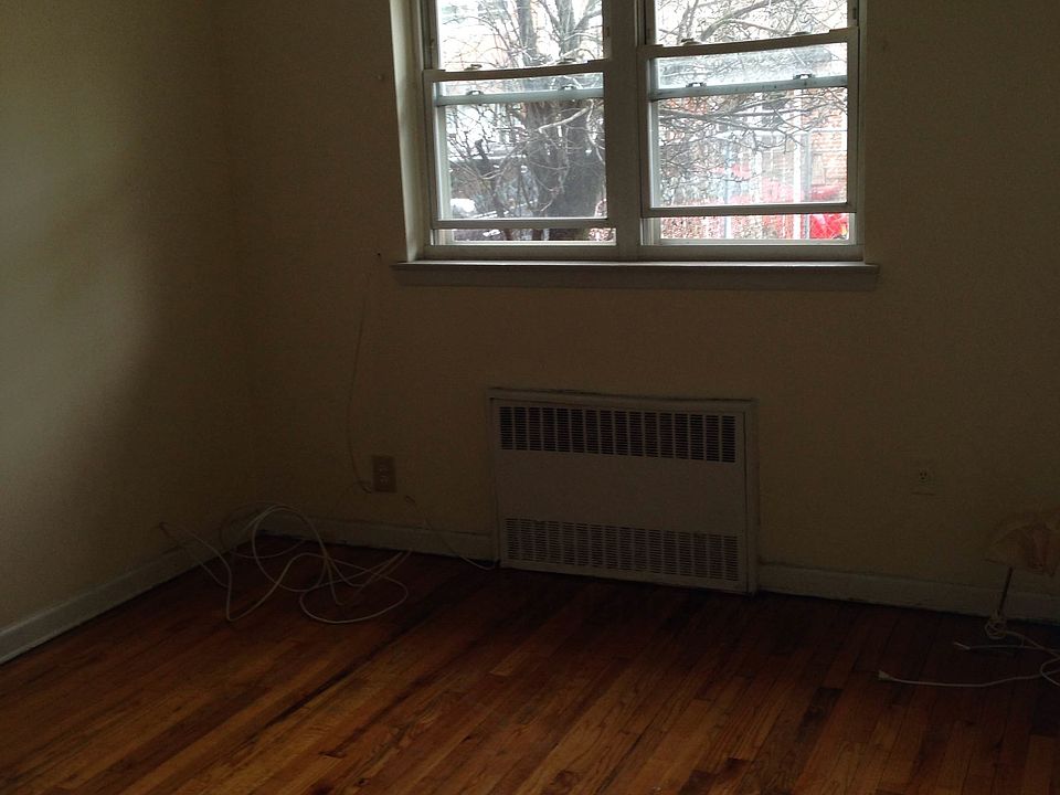 1st image of 10011 Avenue L #1