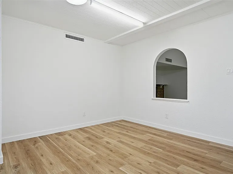 2126 Quail Valley East Dr — Photo 18
