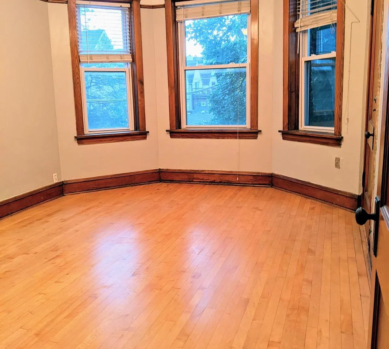 2 bed, $2,400 — Photo 3