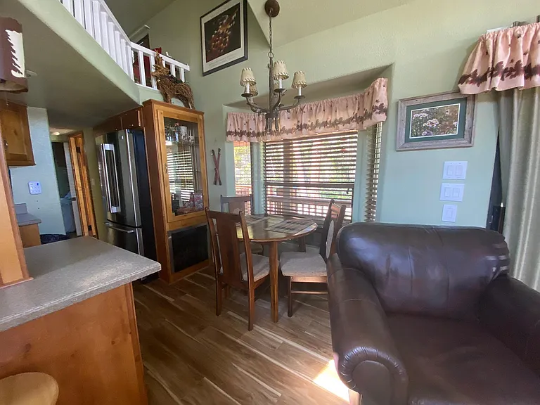 240 Sunshine Loop — Photo 10