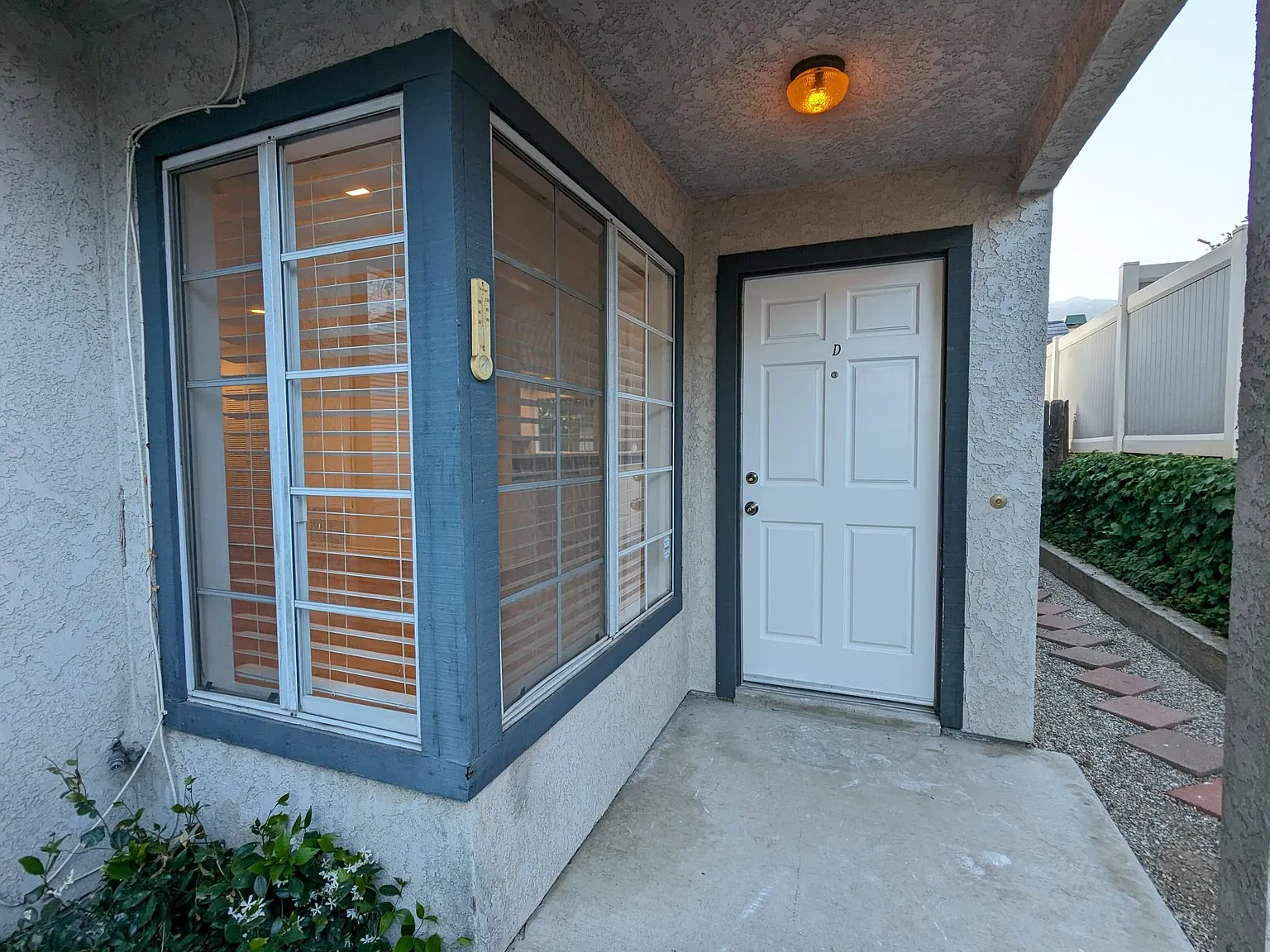 725 W Lemon Ave — Photo 3