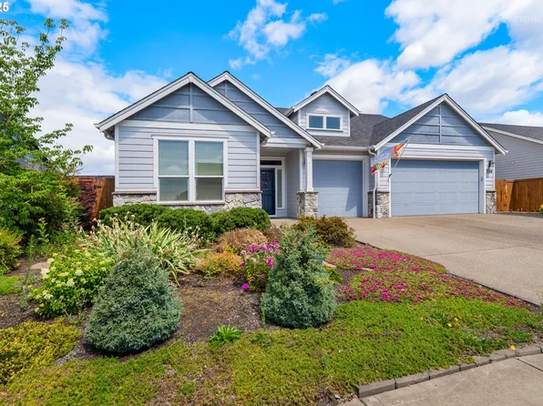 739 E McKinley St, Carlton, OR 97111