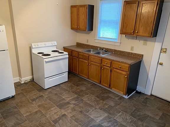 5th image of 1269 N 5th St