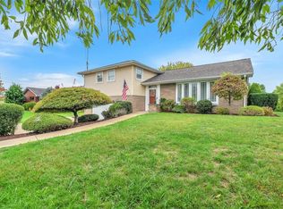 202 Meadow Dr, Elizabeth, PA