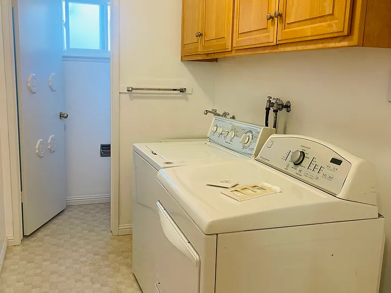 1150 Stafford Dr — Photo 19