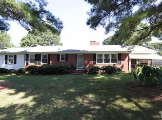 916 Forest Dr, Garner, NC 27529