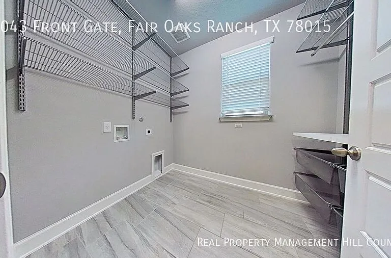 29043 Front Gate — Photo 16