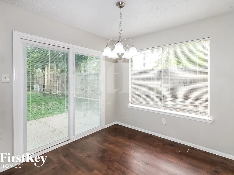 7506 Tetela Dr — Photo 6