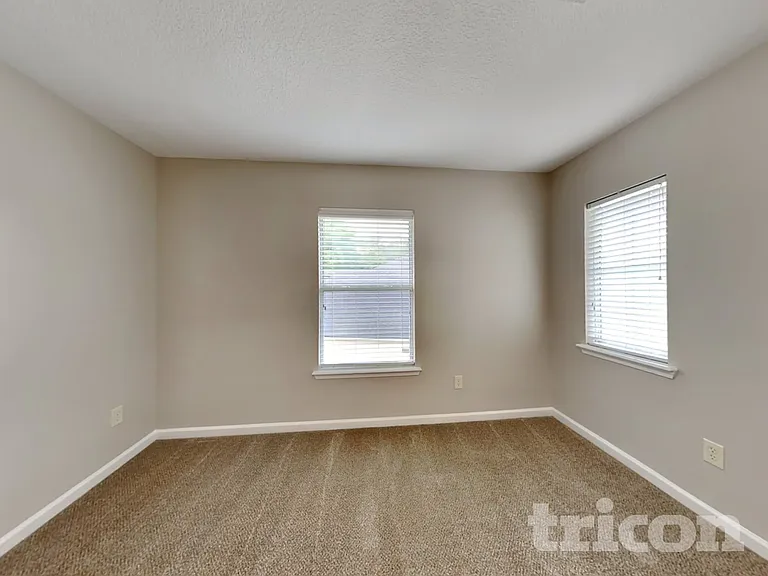 272 Silver Glen Ave — Photo 22