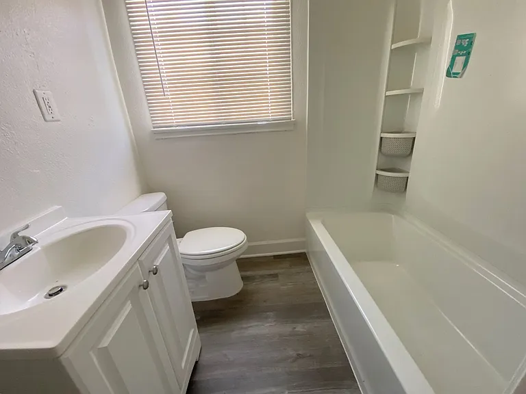 2717 N Crescent Ave — Photo 8