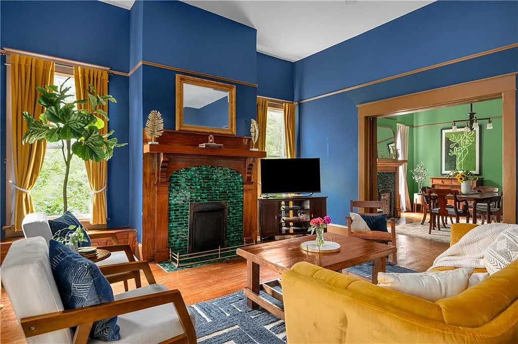 3 bed, 3.0 bath, 1984 sqft, $9,500 — Photo 1