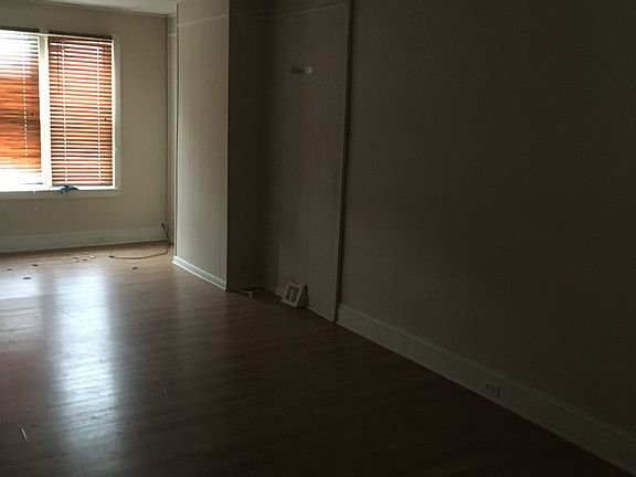 4th image of 2945 Ruth St