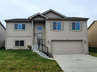 13911 Weber St, Omaha, NE 68142