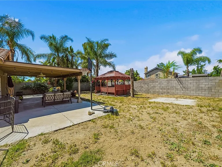 1505 Canterbury Cir — Photo 42