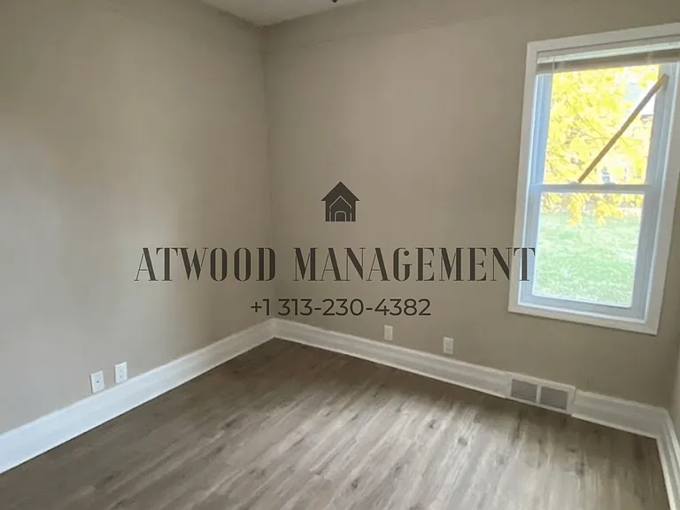 6439 Fischer Ave — Photo 8