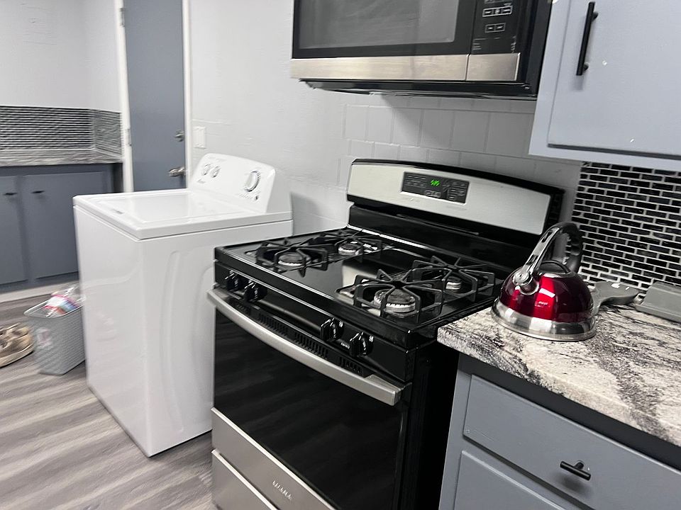 1st image of 2202 31st St #0