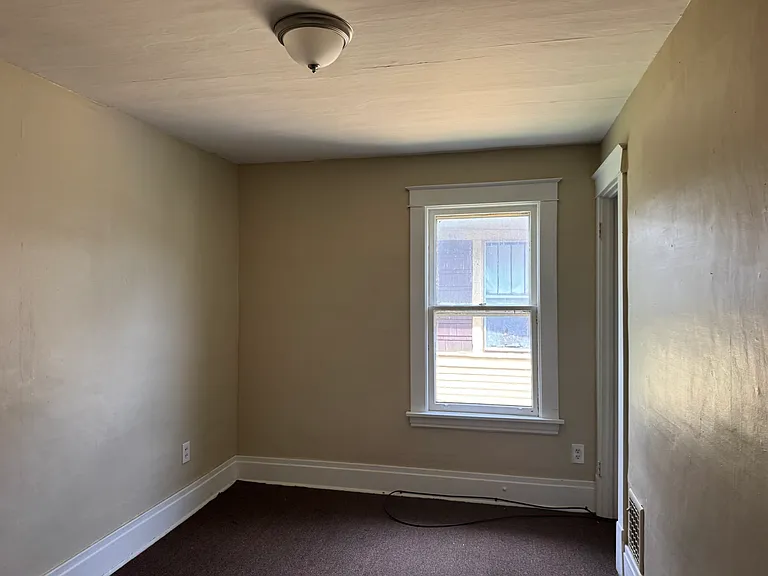 722 Townsend Pl — Photo 8