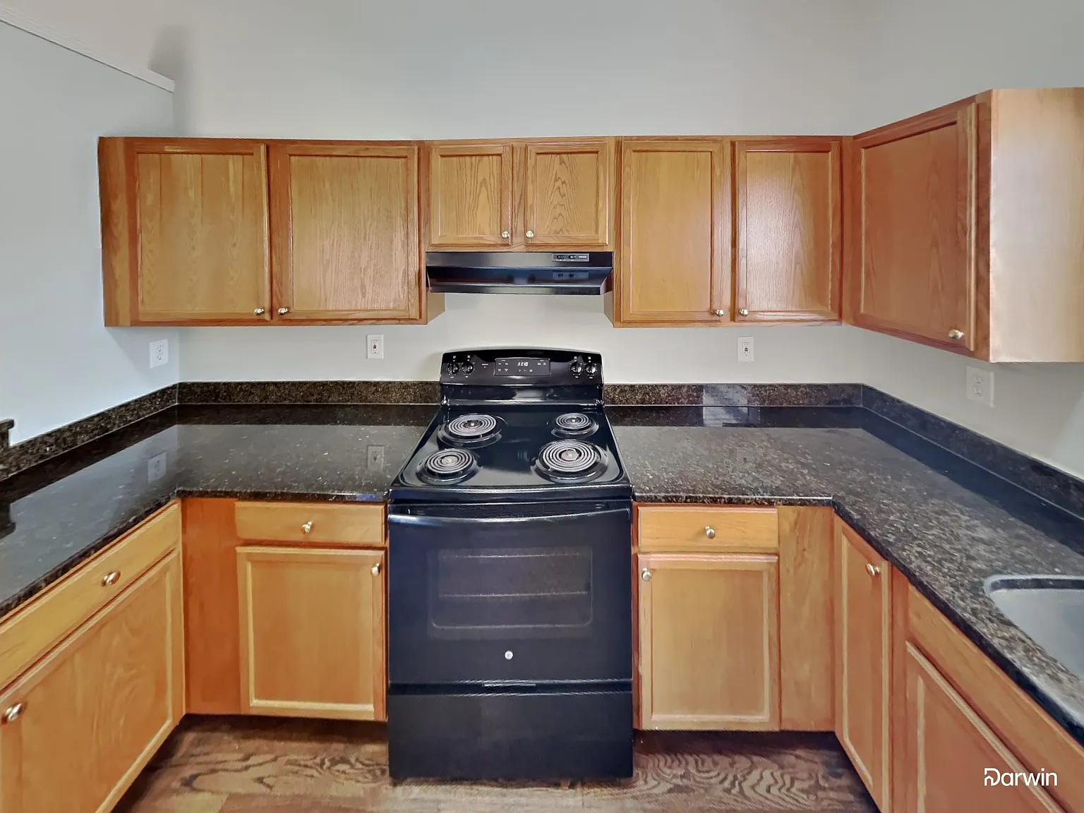 3 bed, 2.0 bath, 1038 sqft, $1,915 — Photo 4