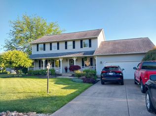 1307 Greensview Ln, Washington Court House, OH 43160