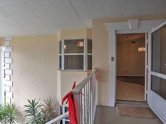 3rd image of 870 Lake Orchid Cir Unit 870-204