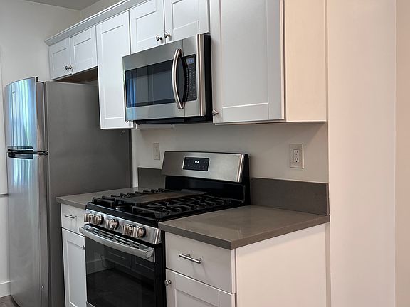 4th image of 12770 Matteson Ave