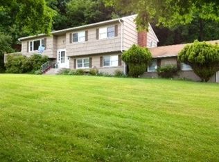 4 Hunter Ridge Rd, Sussex, NJ 07461