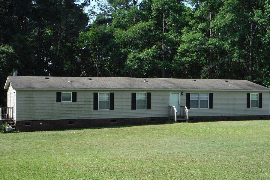 2nd image of 922 Bolton Ln