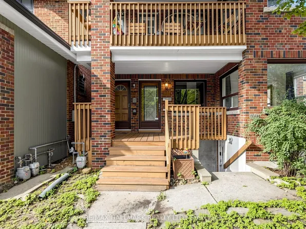 166 Cambridge Ave, Toronto, ON M4K 2L9