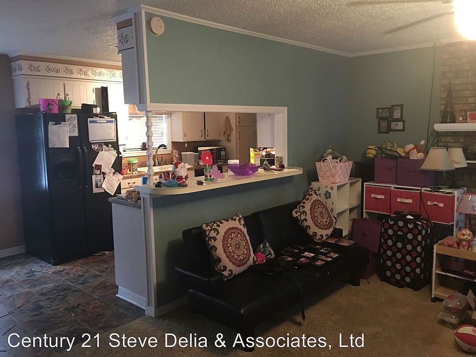 2nd image of 2107 Pear St