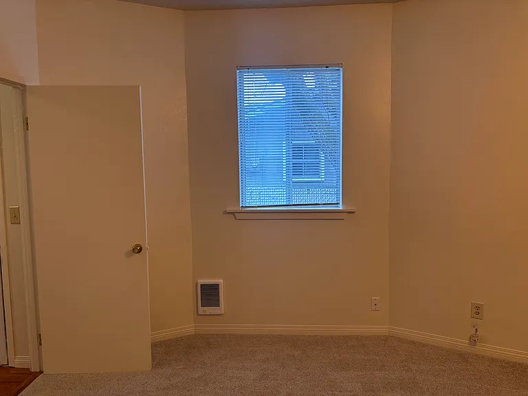 1414 SE Lambert St #3 — Photo 8