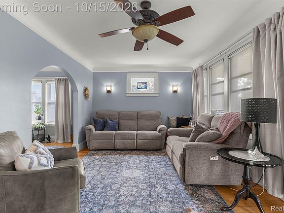 3rd image of 908 Maple St