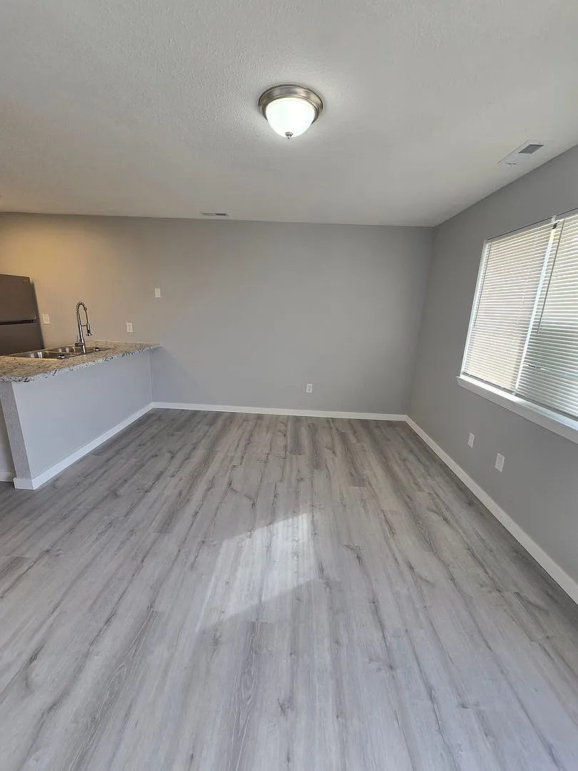 1 Bedroom 1 Bathroom Apartment! — Photo 4