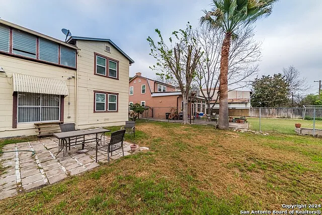 2218 W Mistletoe Ave — Photo 24