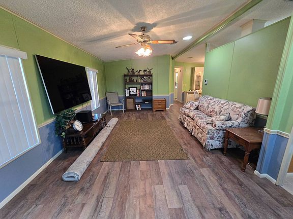 3rd image of 106 Winterdale Dr S