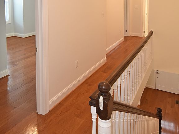 4th image of 1117 Montello Ave NE