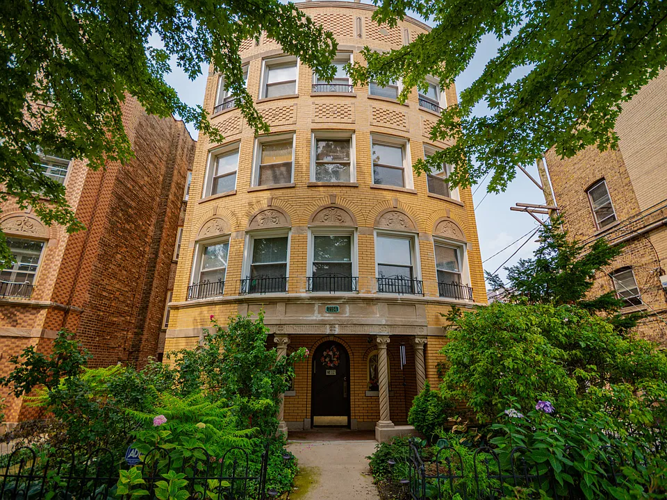 7554 N Claremont Ave #2
