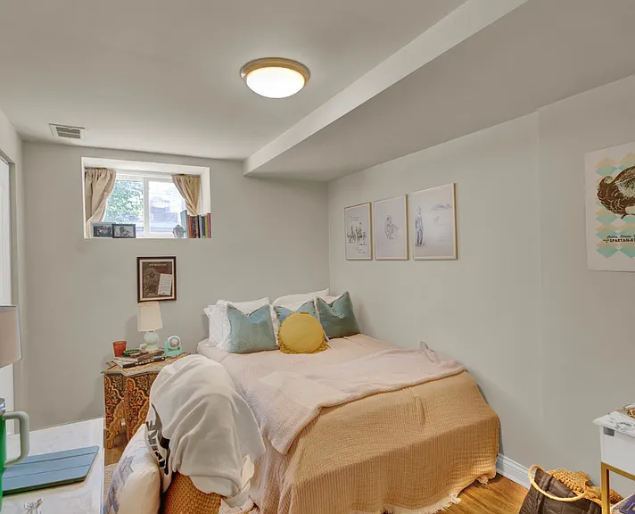 2548 N Burling St — Photo 18