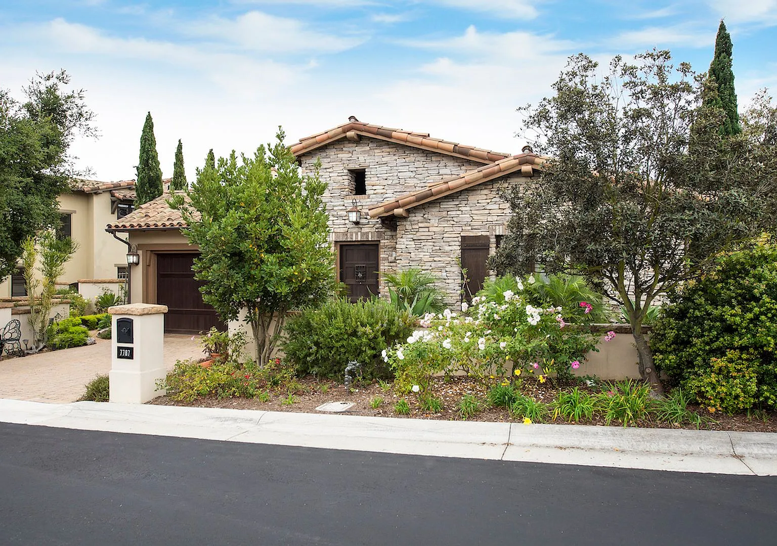 Luxurious Tuscan Villa - 3/3.5 Includes Private Casita in Goleta Bluffs! — Photo 1