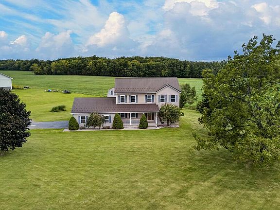 2nd image of 660 Yale Farm Rd