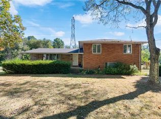 2395 Hull Dr, Akron, OH 44321