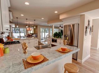 1 Crest Cir, Corona Del Mar, CA 92625