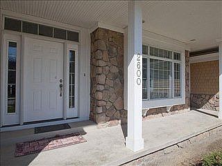 2nd image of 2600 Emerald Ave