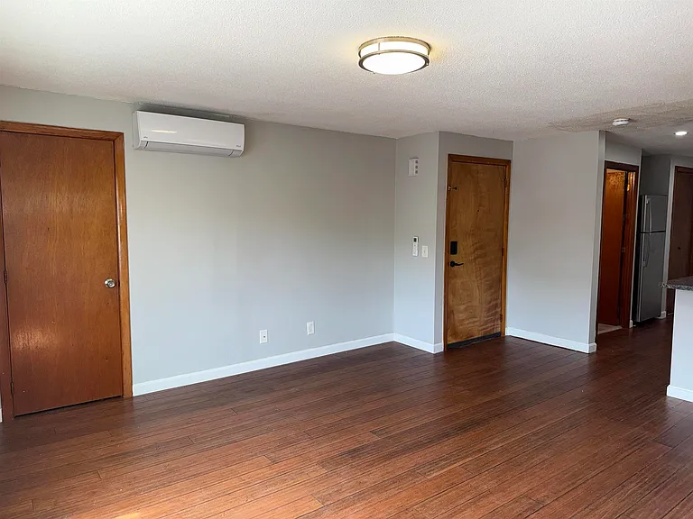 93 W Broadway St #3 — Photo 10