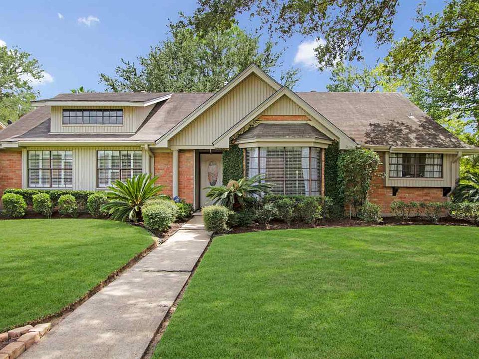 1st image of 6095 Woodway Dr