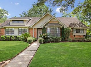 6095 Woodway Dr, Beaumont, TX 77707